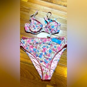 Cupshe bikini size, extra large bottoms, large top